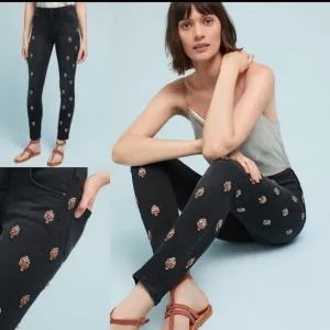 Anthropologie Pilcro Black Script Rhinestone Beaded Embellished Jeans 26 P Short