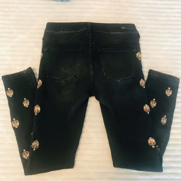 Anthropologie Pilcro Black Script Rhinestone Beaded Embellished Jeans 26 P Short