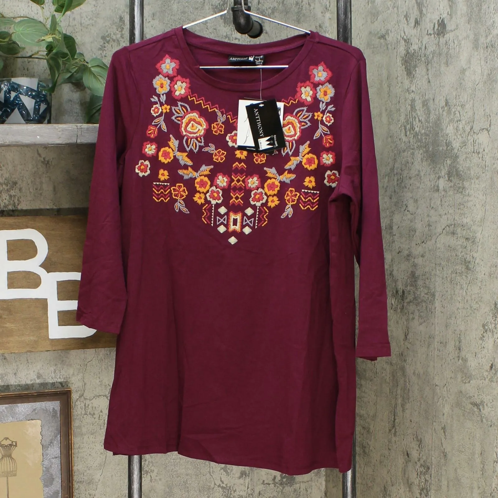 Antthony Women's Artsy Collection 3/4 Sleeve Embellished T-Shirt