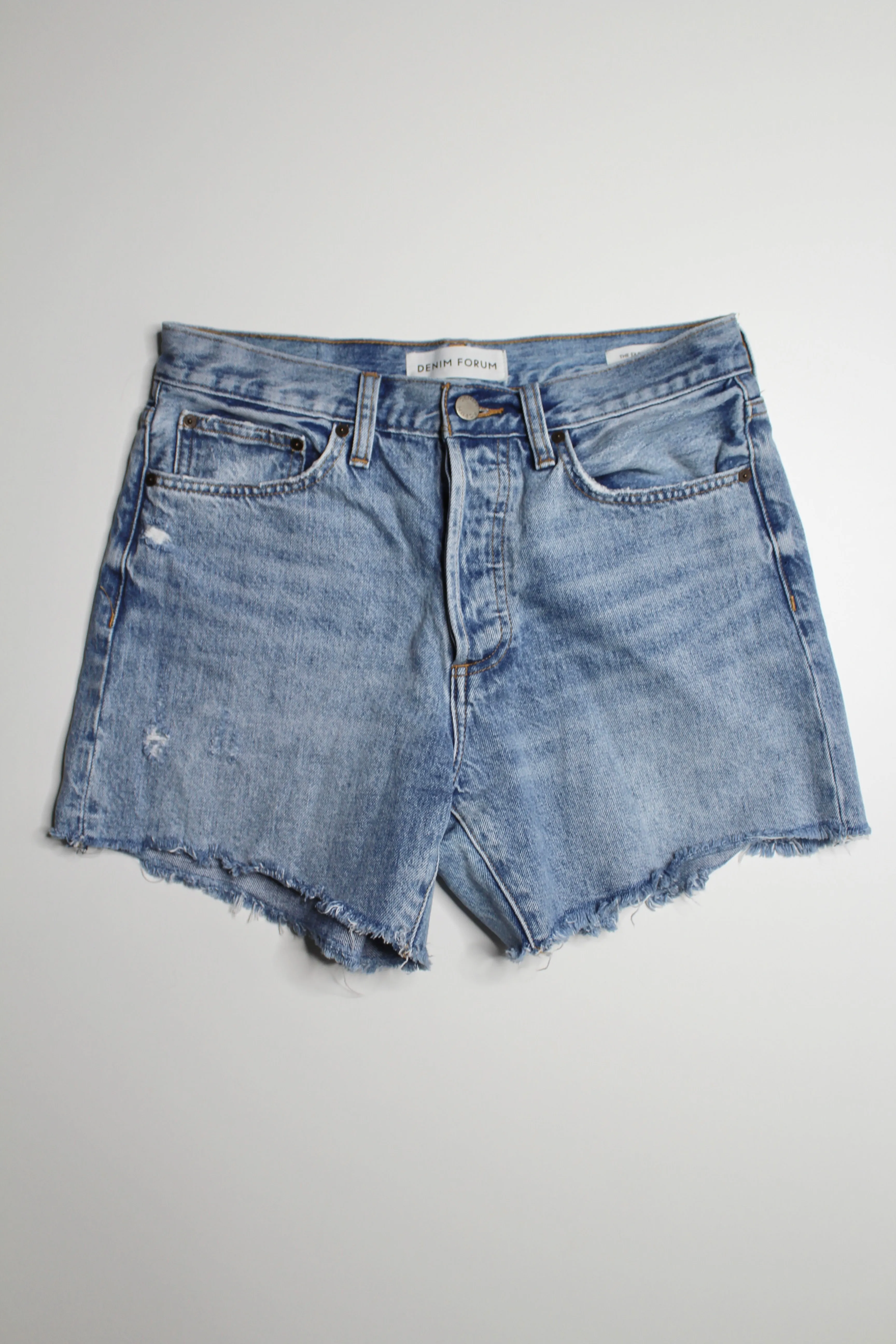 Aritzia Denim Forum ‘ex boyfriend midi’ short, size 26
