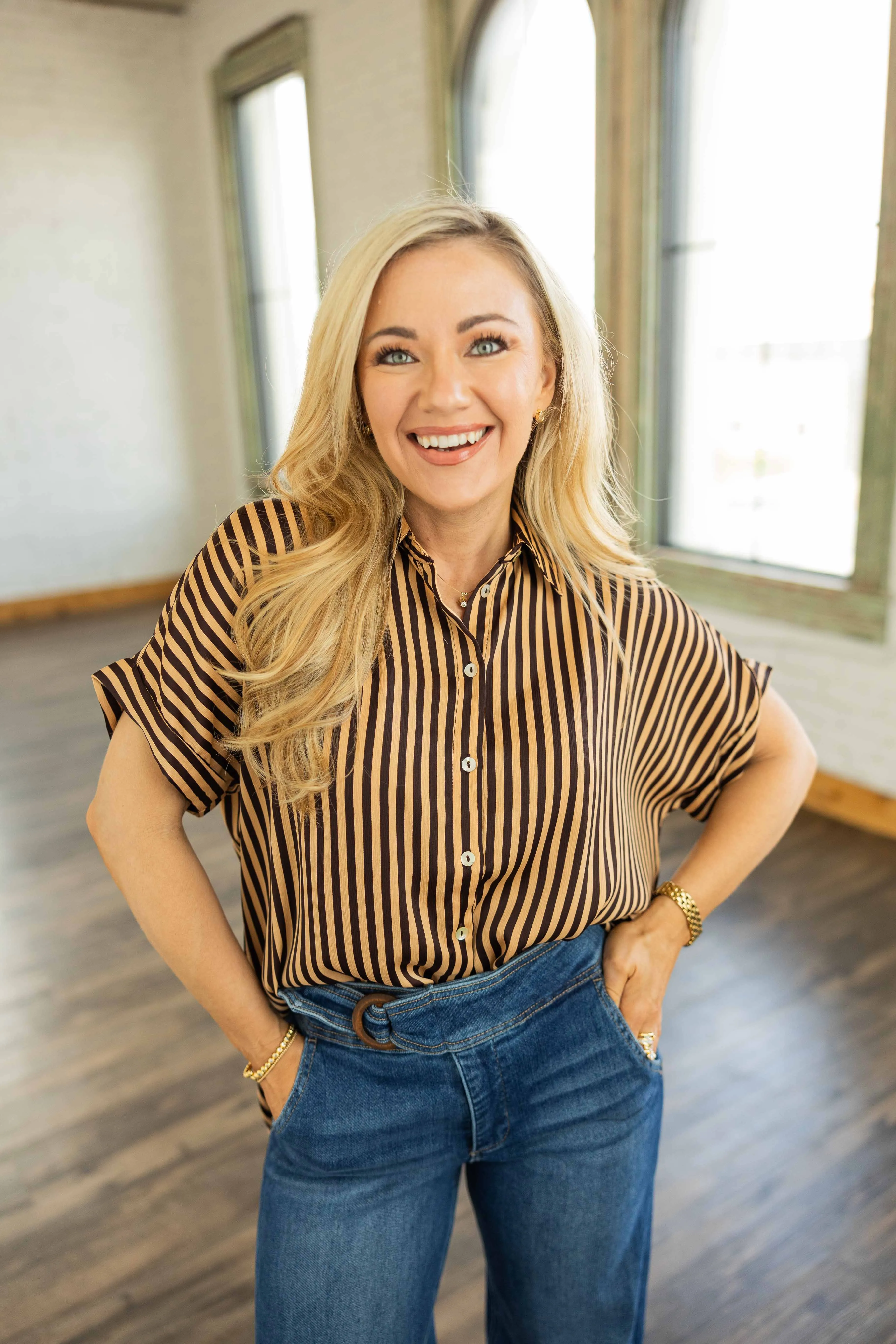 CAMILLE PLUS STRIPE SHORT SLEEVE BUTTON DOWN TOP