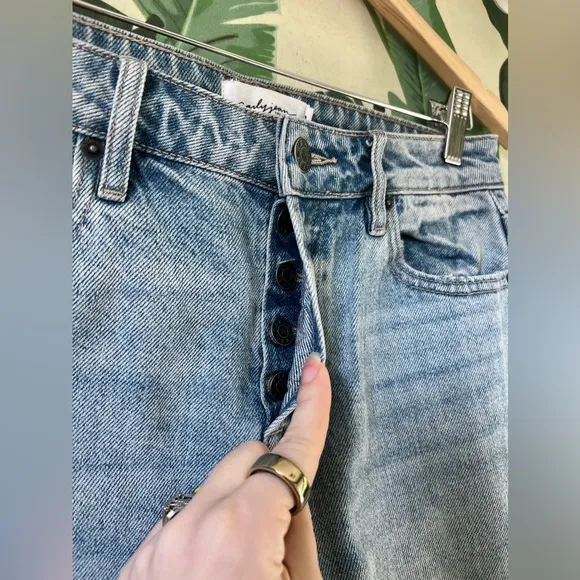 Carly Jean Los Angeles Topanga Distressed Boyfriend Jeans Size 3 28