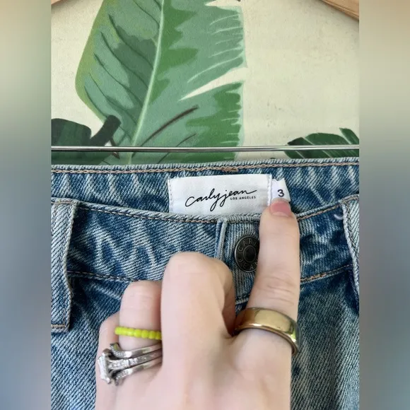Carly Jean Los Angeles Topanga Distressed Boyfriend Jeans Size 3 28