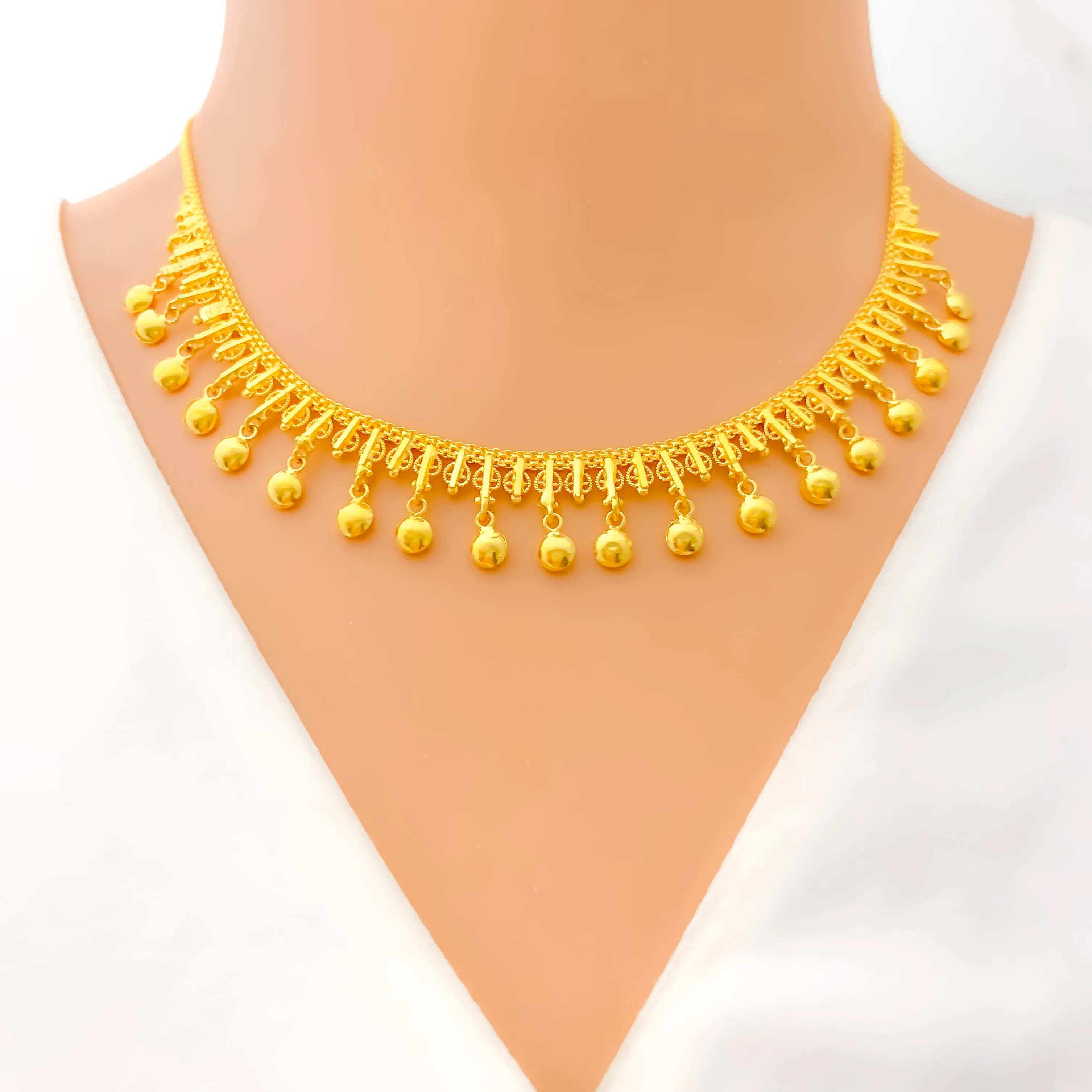 Dazzling Striped 22k Gold Charming Necklace Set