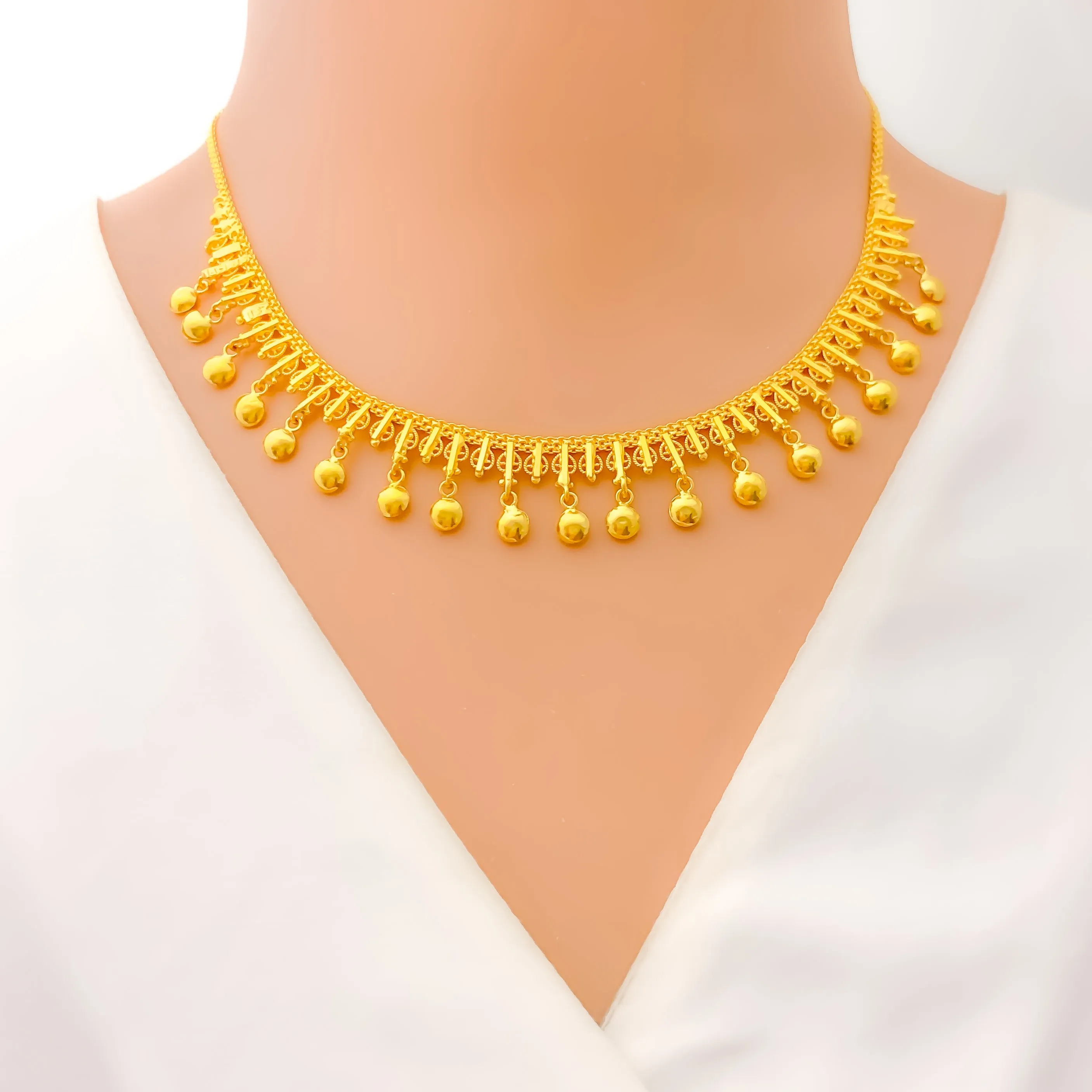 Dazzling Striped 22k Gold Charming Necklace Set