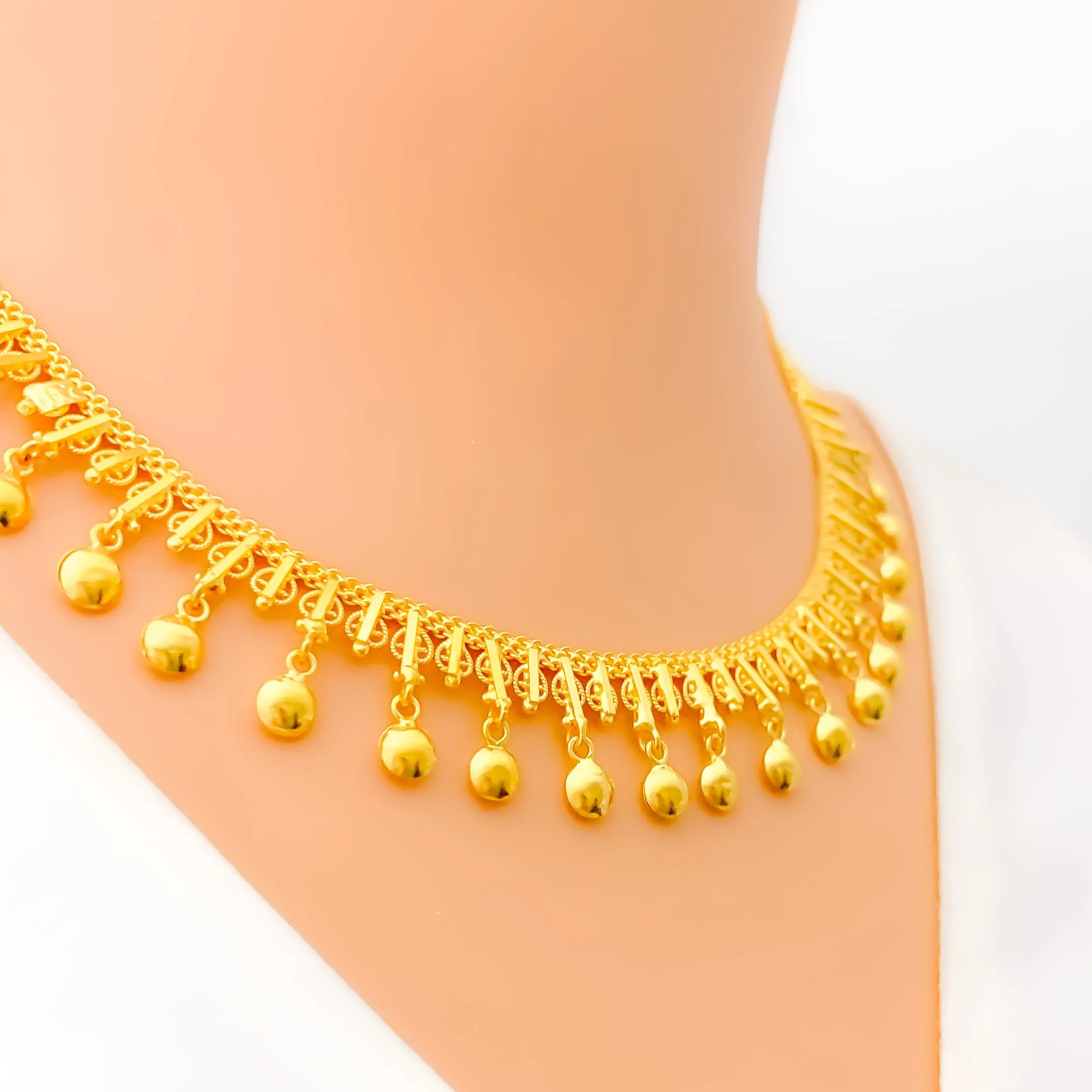 Dazzling Striped 22k Gold Charming Necklace Set