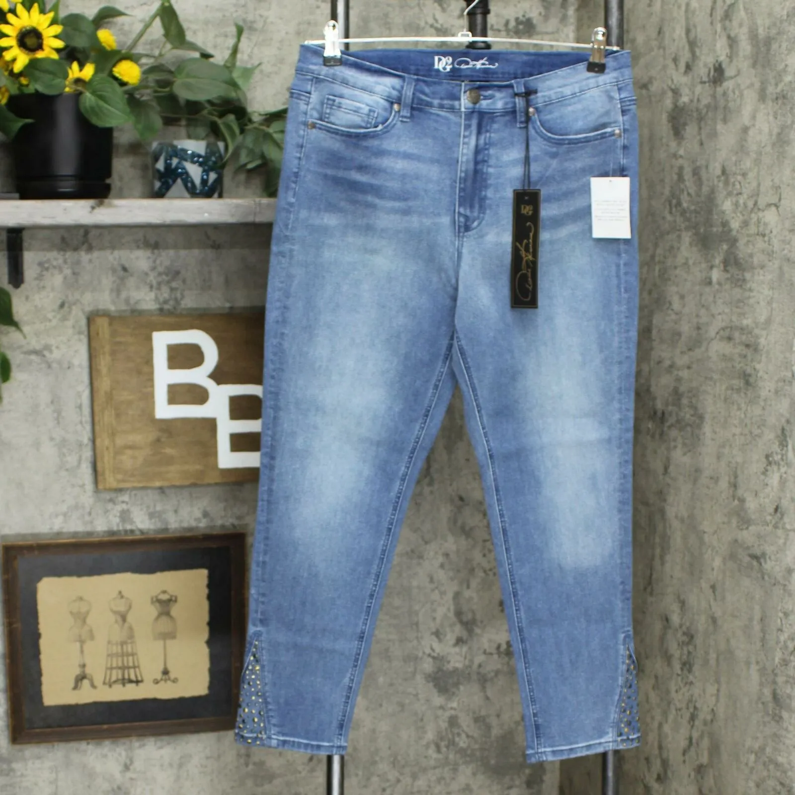 DG2 by Diane Gilman Women's Studded Side Gusset Cropped Skinny Jeans
