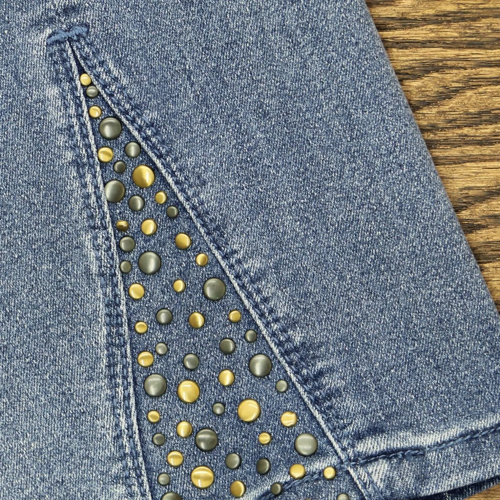 DG2 by Diane Gilman Women's Studded Side Gusset Cropped Skinny Jeans
