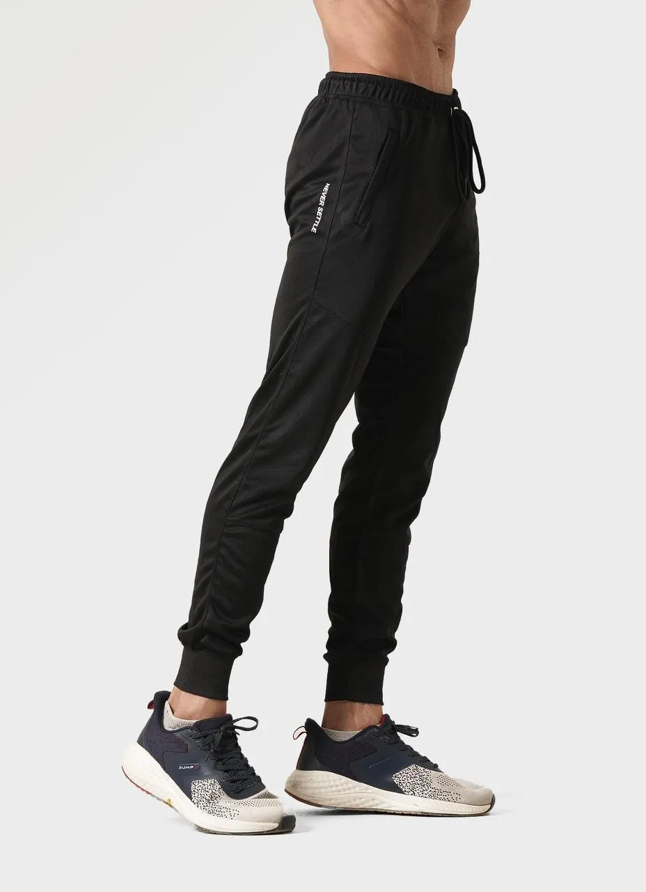 Essential Joggers - Black