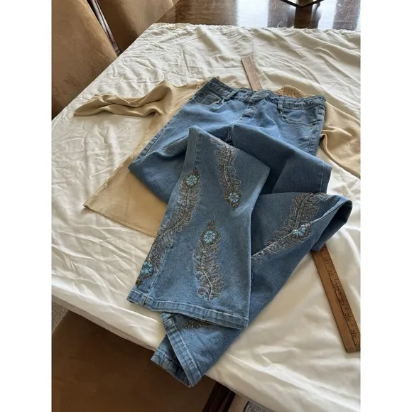 Haven Bleu Womens Sz. 2 Blue Denim Jeans Embellished Feather Beaded Design Boho