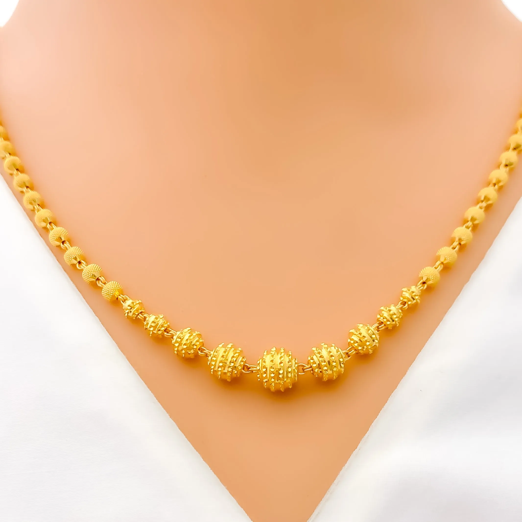 Impeccable Striped 22k Gold Lara Necklace Set