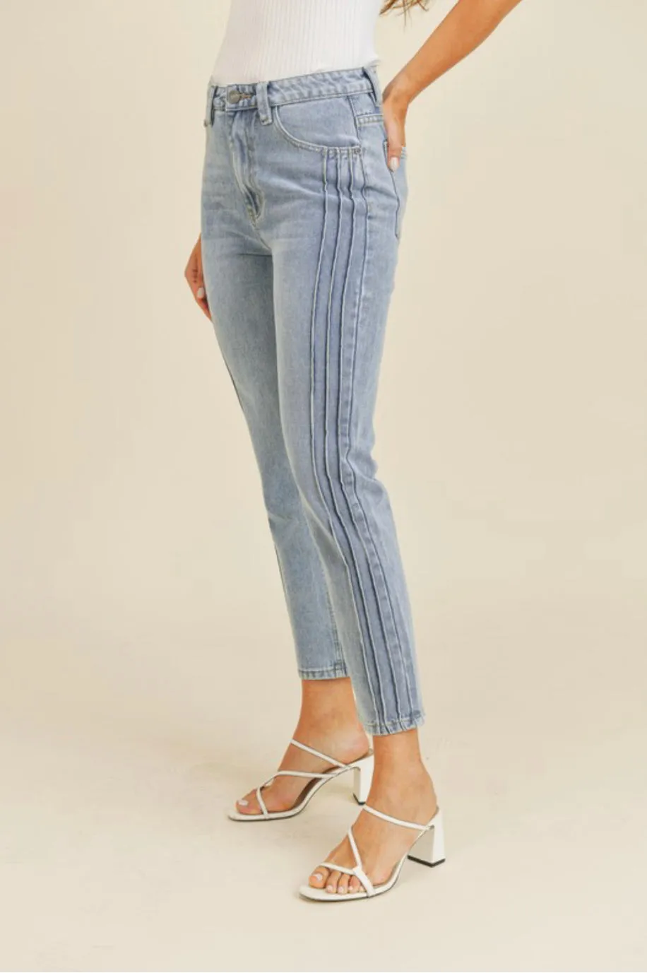 J18 PIN TUCK BOYFRIEND JEANS