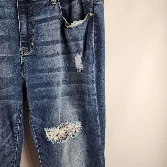Judy Blue Jeans Womens Plus 20W Blue Distressed Boyfriend Fit Denim JB8275MD