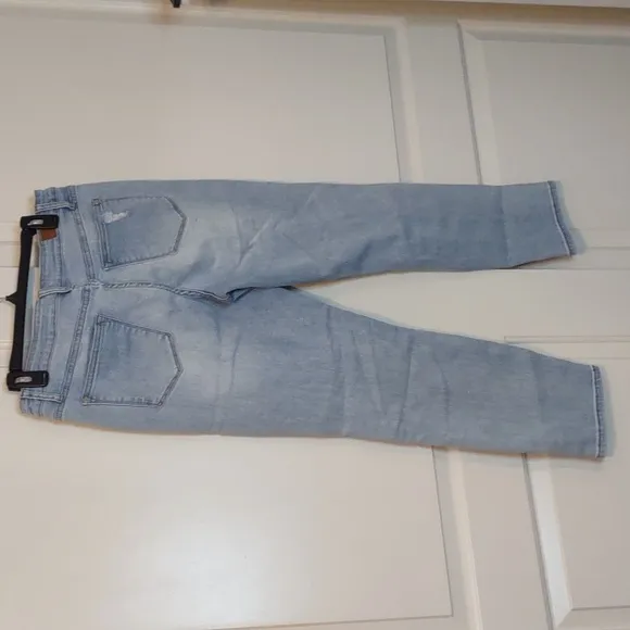Judy Blue Light Wash Boyfriend Fit Jeans  Size 13/31 JB8878