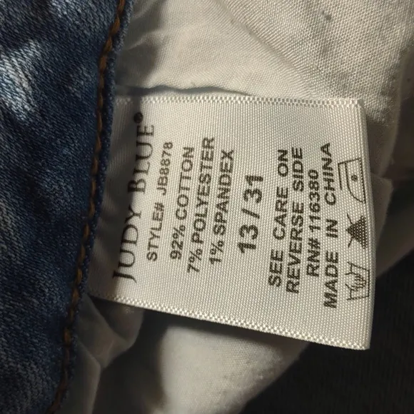 Judy Blue Light Wash Boyfriend Fit Jeans  Size 13/31 JB8878