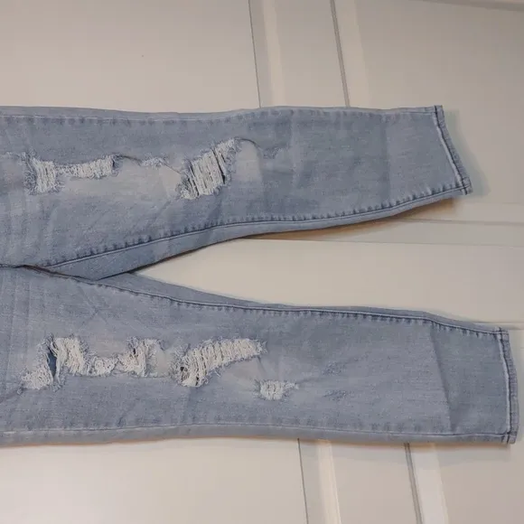 Judy Blue Light Wash Boyfriend Fit Jeans  Size 13/31 JB8878