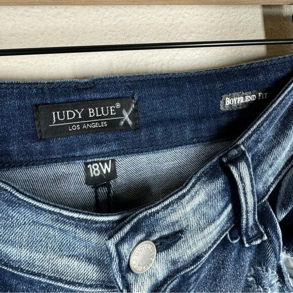 Judy Blue Womens Boyfriend Fit Destroyed Distressed Blue Jeans Size 18 JB82284MD