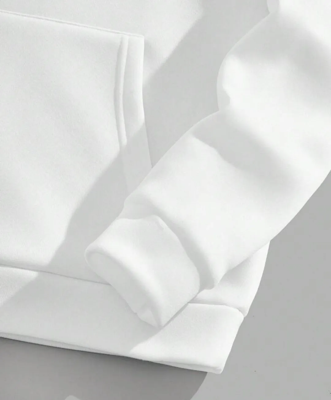 Manfinity Hypemode Men Letter Graphic Kangaroo Pocket