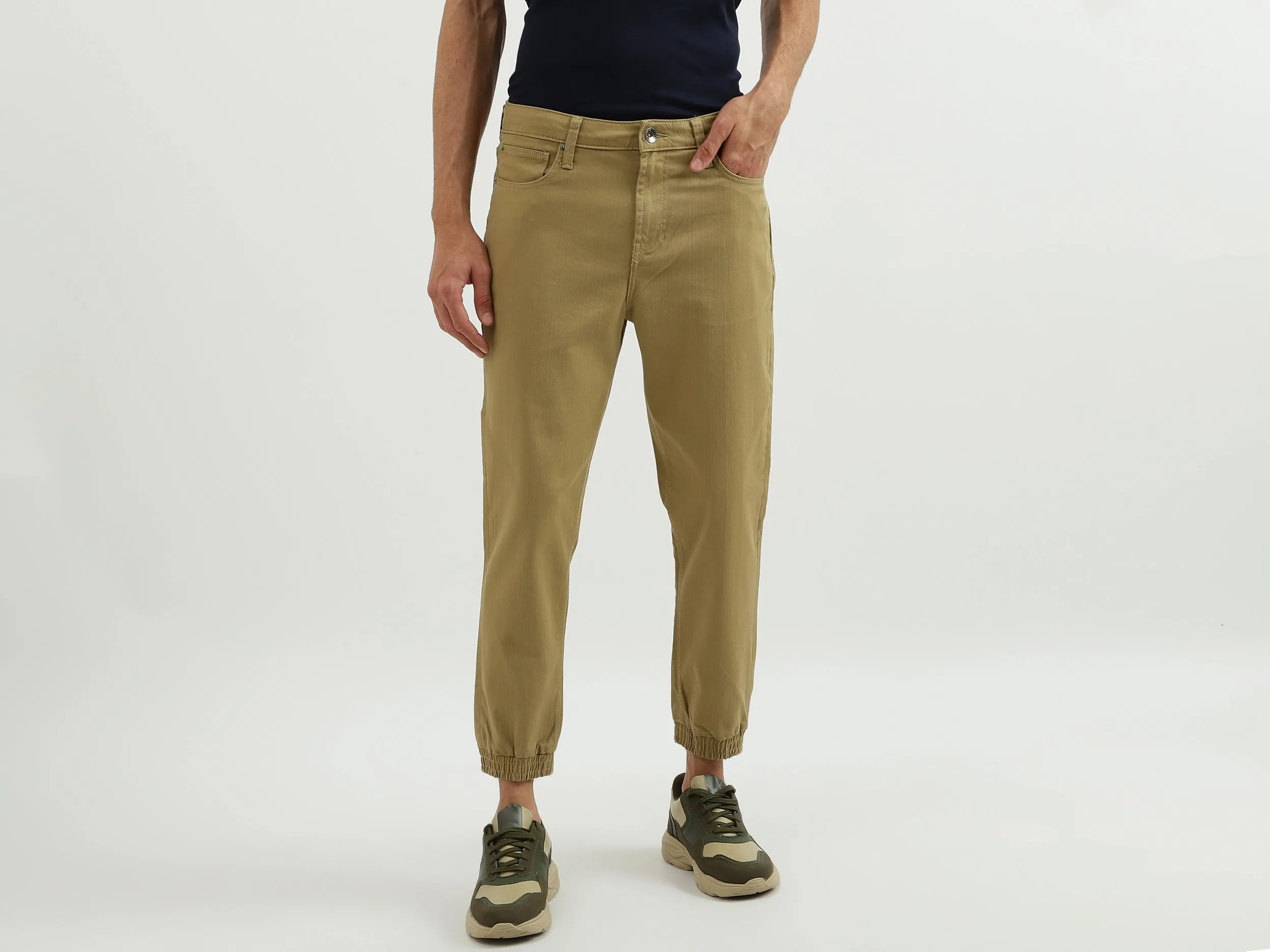 Men Solid Jogger