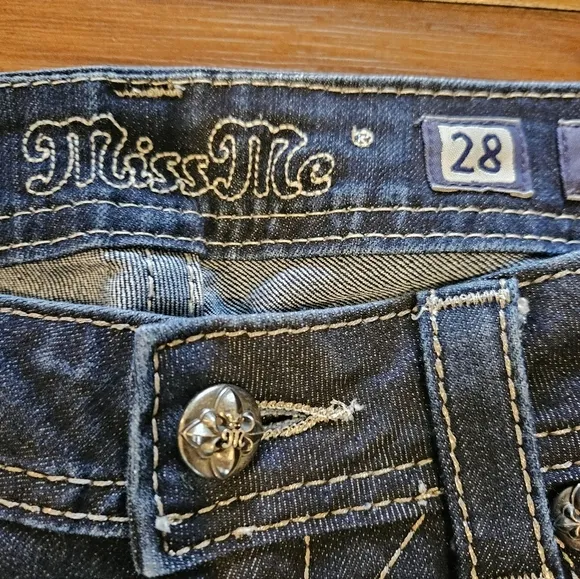 MISS ME EASY BOOT MID-RISE BLING JEANS EXCLUSIVE FOR BUCKLE JEANS SIZE 28