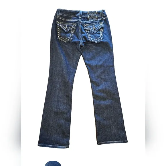 MISS ME EASY BOOT MID-RISE BLING JEANS EXCLUSIVE FOR BUCKLE JEANS SIZE 28