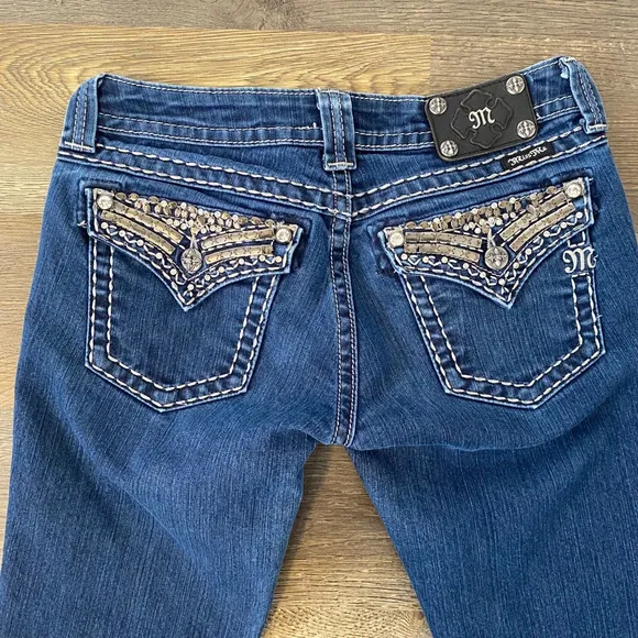 Miss Me Jeans Women’s Size 29 Blue Straight Flap Pockets Embellished Gemstones