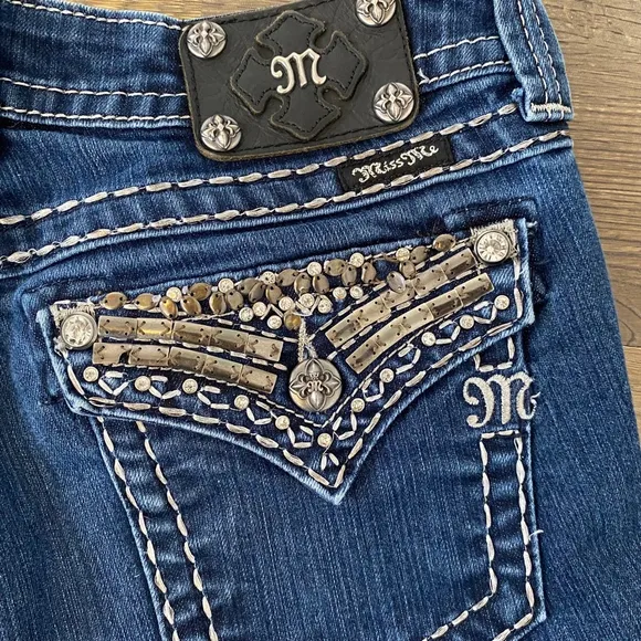 Miss Me Jeans Women’s Size 29 Blue Straight Flap Pockets Embellished Gemstones
