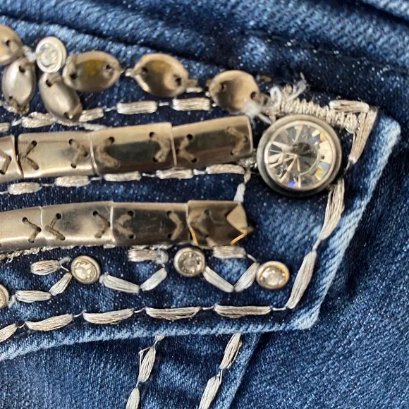 Miss Me Jeans Women’s Size 29 Blue Straight Flap Pockets Embellished Gemstones