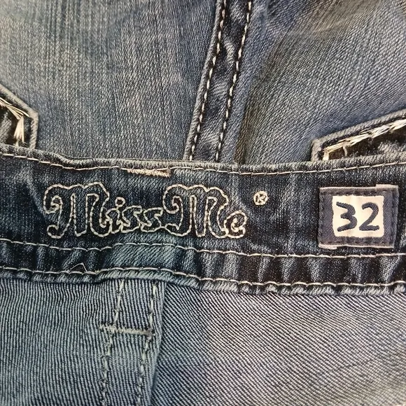 Miss Me Mid-Rise Signature Skinny Angel Wing Embellished Denim Jeans Women's 32