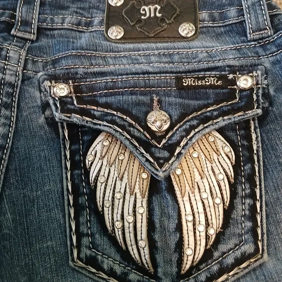 Miss Me Mid-Rise Signature Skinny Angel Wing Embellished Denim Jeans Women's 32