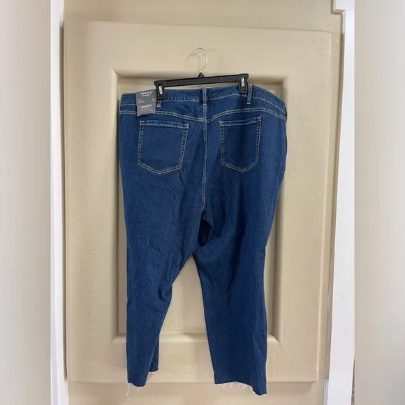 NWT Torrid Crop Boyfriend Jeans Size 24