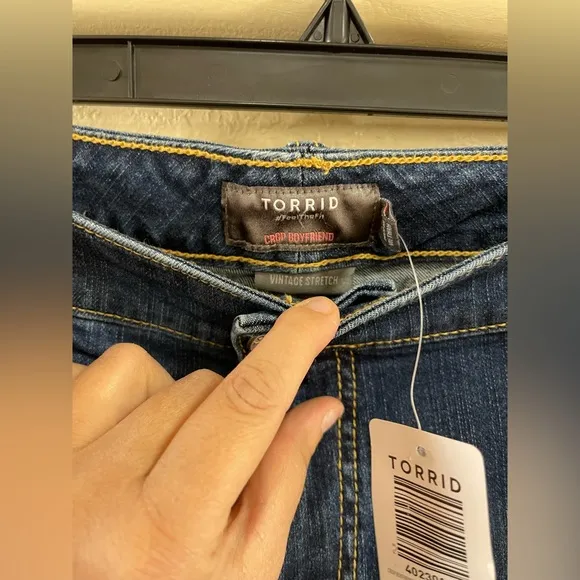 NWT Torrid Crop Boyfriend Jeans Size 24