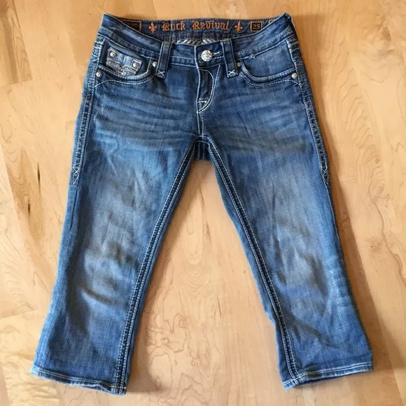 ROCK REVIVAL | Sara Capri Jeans Rhinestone Embellished