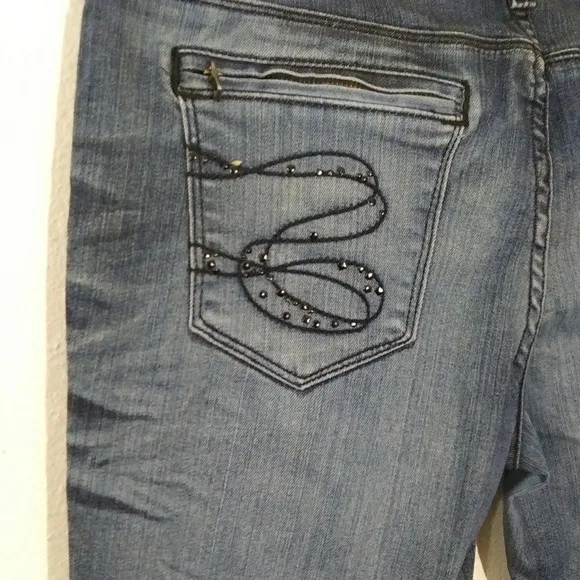 Seven7 embellished pockets zipper accent jeans