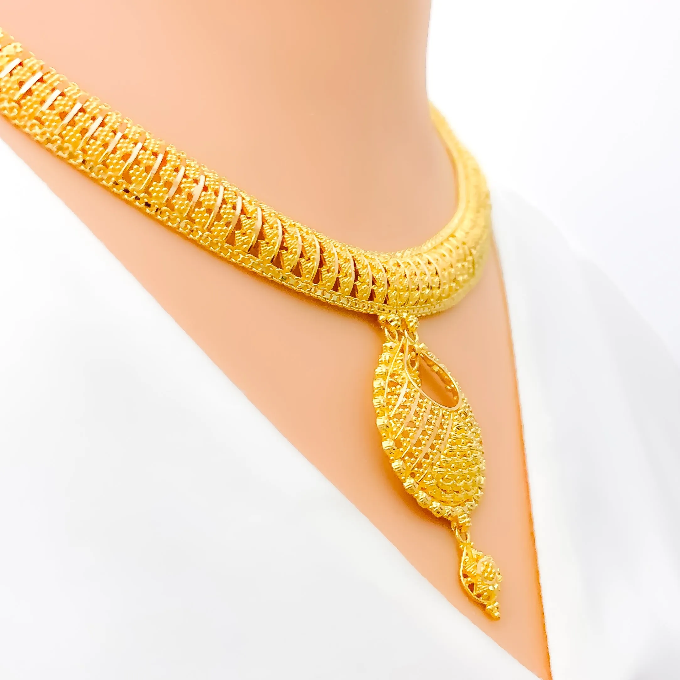 Shiny Striped Open Drop 22k Gold Necklace Set