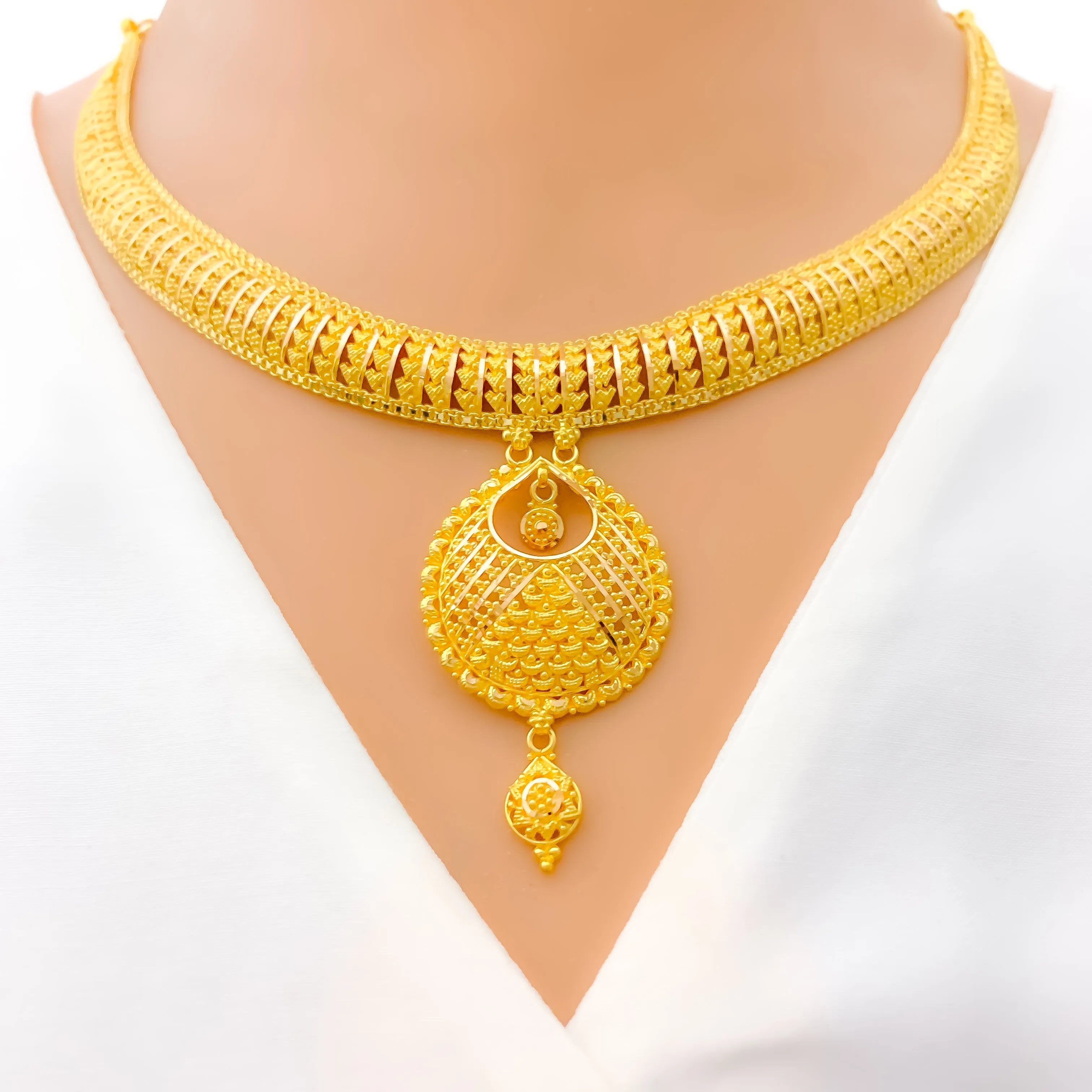 Shiny Striped Open Drop 22k Gold Necklace Set