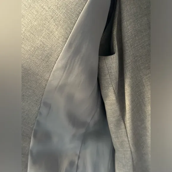 Theory Lindrayia grey wool blend blazer, size 10 in excellent condition!