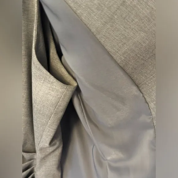 Theory Lindrayia grey wool blend blazer, size 10 in excellent condition!