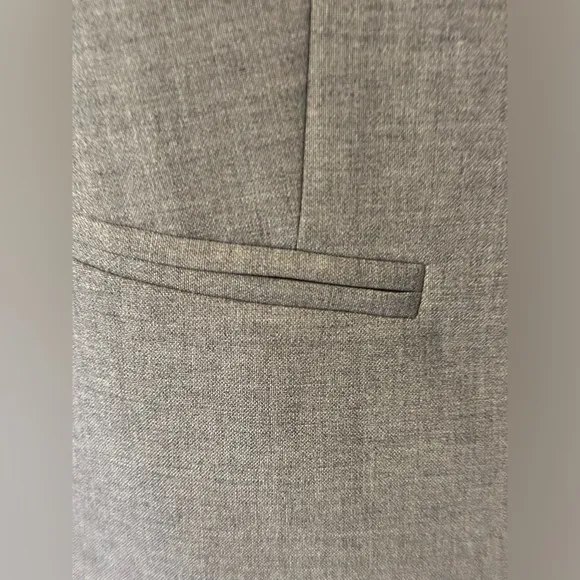 Theory Lindrayia grey wool blend blazer, size 10 in excellent condition!