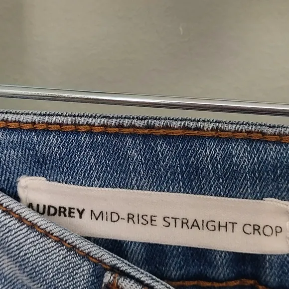 Tribal Audrey Embroidered Hem Crop Denim Jeans Size 6 Embellished