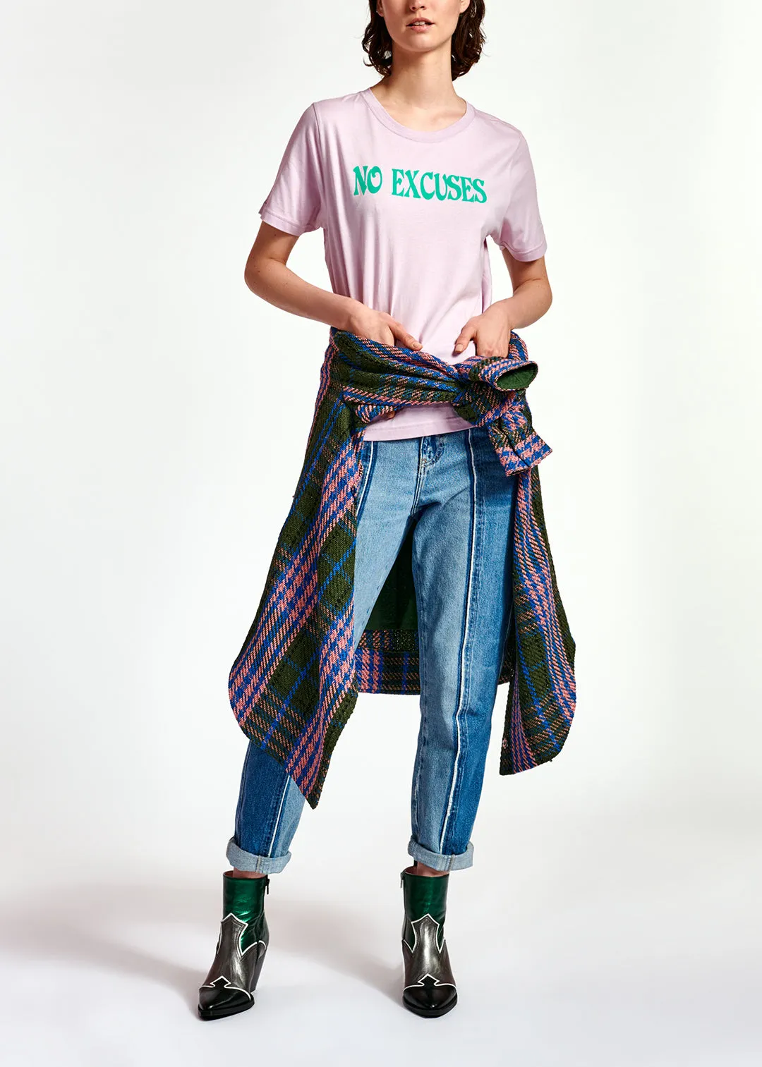 Two-tone frayed boyfriend jeans