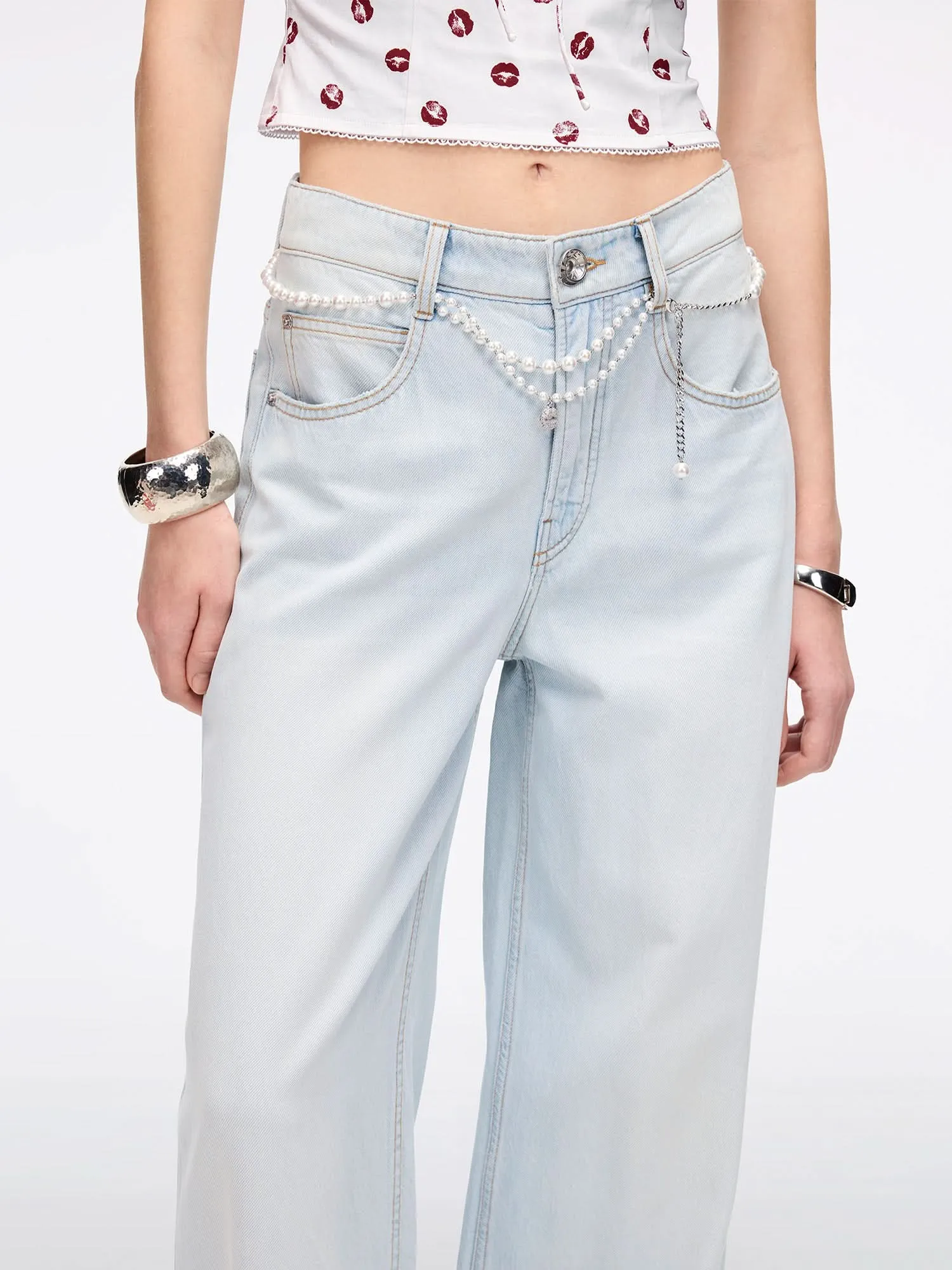 Wide-Leg Jeans with Waist Chain