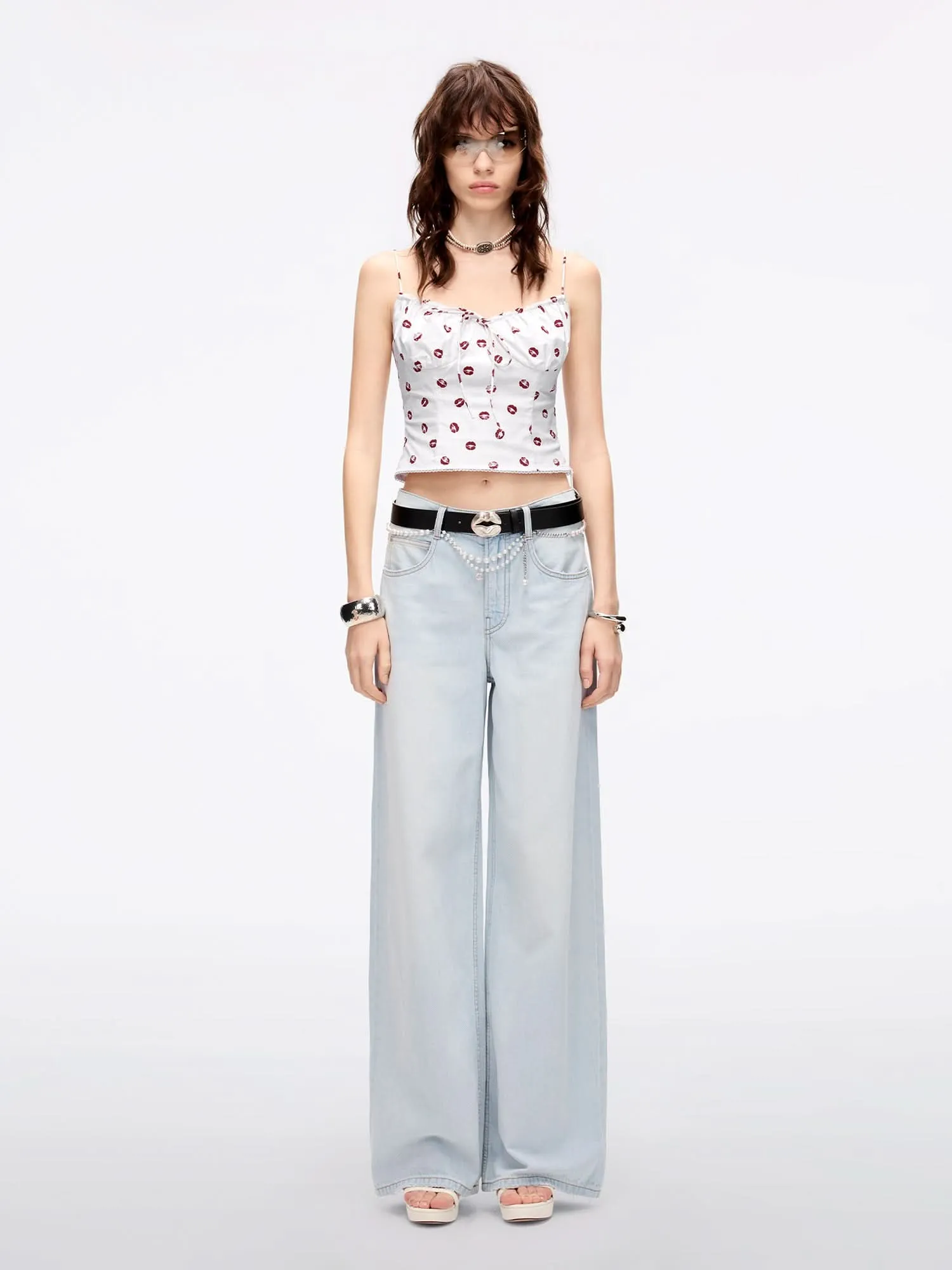 Wide-Leg Jeans with Waist Chain